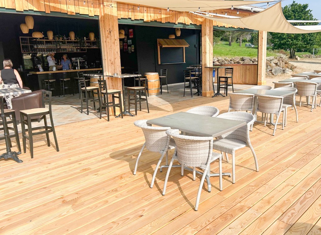 Espinet R22 Quillan Frankrijk vakantiepark Pyreneeen restaurant Aude bergen.jpg