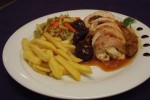 Mauroux 5 restaurant Frankrijk vakantiepark Village des cigales kinderen franse sfeer pommes.jpg