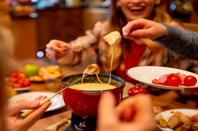 Culinair 2 Portes du Soleil fondue berghut ski wintersport sneeuw vakantie abondancevallei sfeer.jpg