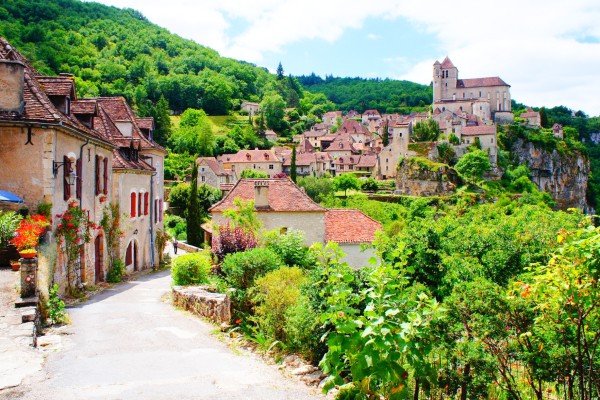 Saint Cirq Lapopie 17 plus beaux village frankrijk dordogne luxe vakantiepark.jpg