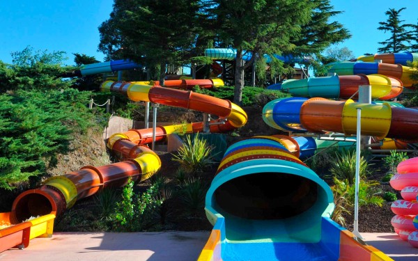 Aquapark 11 Provence Var Frejus Maxime vakantie Frankrijk luxe villa zwembad glijbaan.jpg
