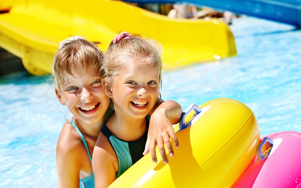 Aquapark 13 Provence Var Frejus Maxime vakantie Frankrijk luxe villa zwembad glijbaan.jpg