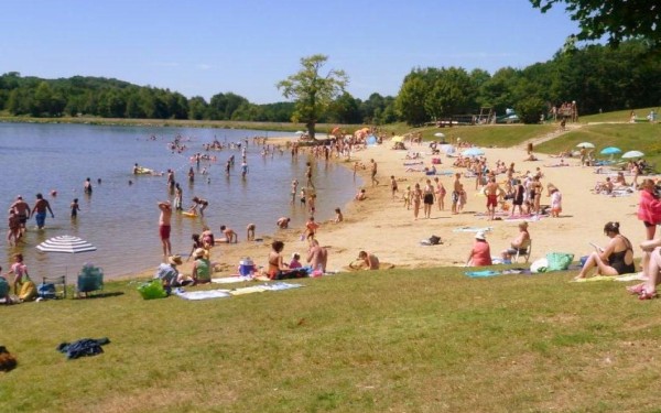 Lac du Tolerme 3 recreatiemeer Frankrijk toerisme vakantiepark dordogne lot wifi hond zwembad.jpg