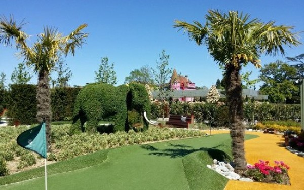 Mini 2 golf midget golf loisir Frankrijk vakantiepark Dordogne Lot zwembad kinderen nederlands.jpg