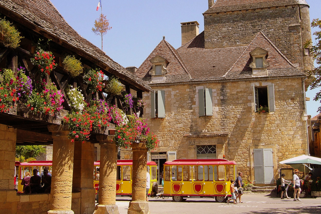 Domme village touristique de Dordogne Parcs de vacances