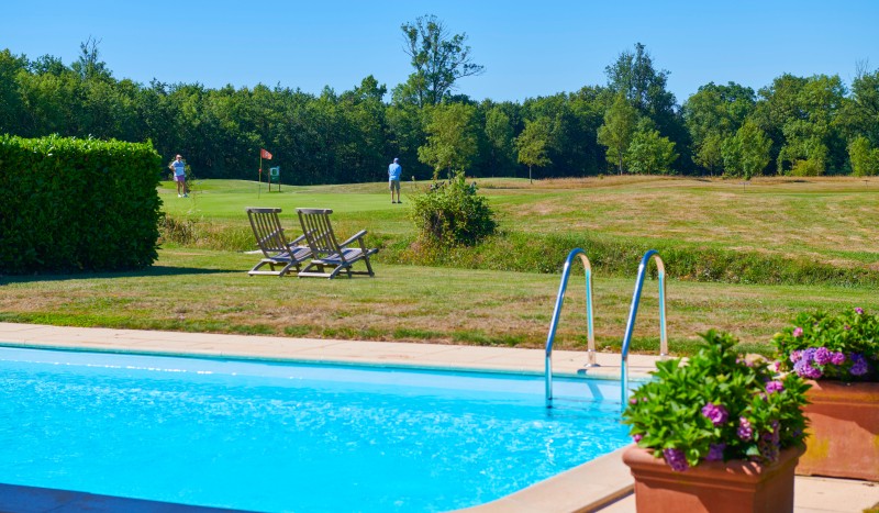 Forges 23 Vieille Vigne zwembad luxe villa vakantiehuis park Frankrijk Poitou Charentes.jpg