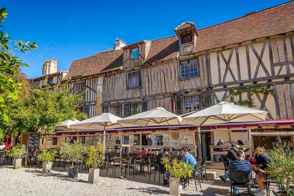 Bergerac 3 Place de la Mirpe tijdens vakantie in Dordogne Frankrijk.jpg
