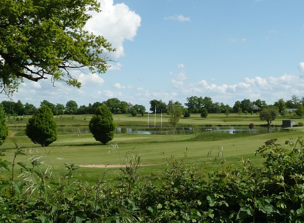BE 1a golfresort des forges Bourg est pin high villa luxe golfbaan Frankrijk Charente_edited.jpg