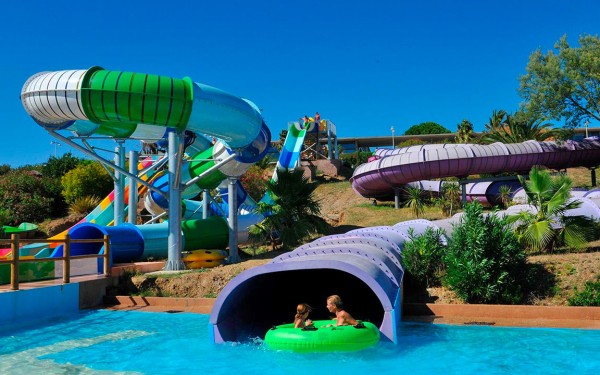 Aquapark 9 Provence Var Frejus Maxime vakantie Frankrijk luxe villa zwembad glijbaan.jpg