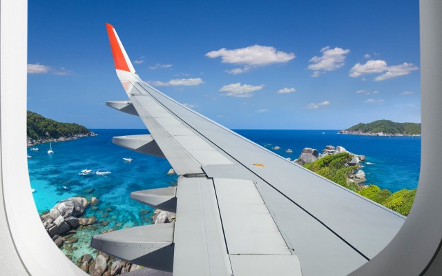 Vliegtuig 17 Frankrijk vakantie huur auto vliegveld onbezorgd milieu goedkoop.jpg