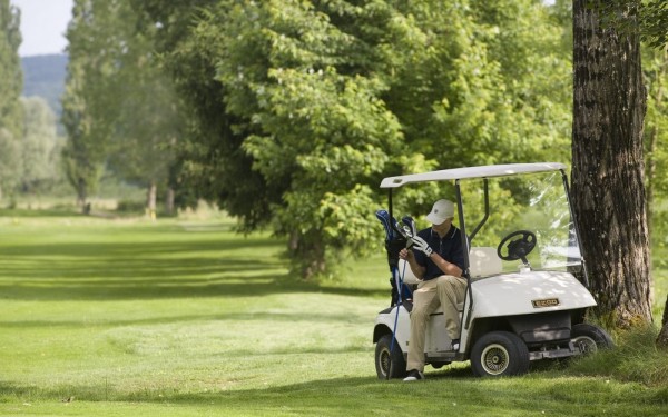 Golf 7 course Frankrijk vakantiepark luxe villa golfresort zwembad tee par club.jpg