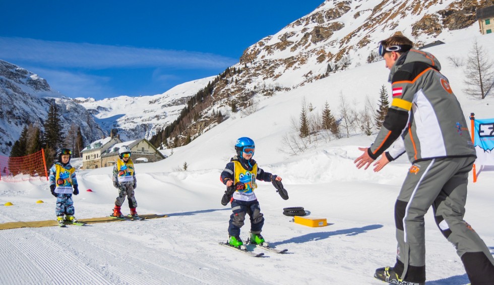 Eerste keer 4 wintersport skien Frankrijk vakantie Portes du Soleil huur of koop kleding skipas.jpg