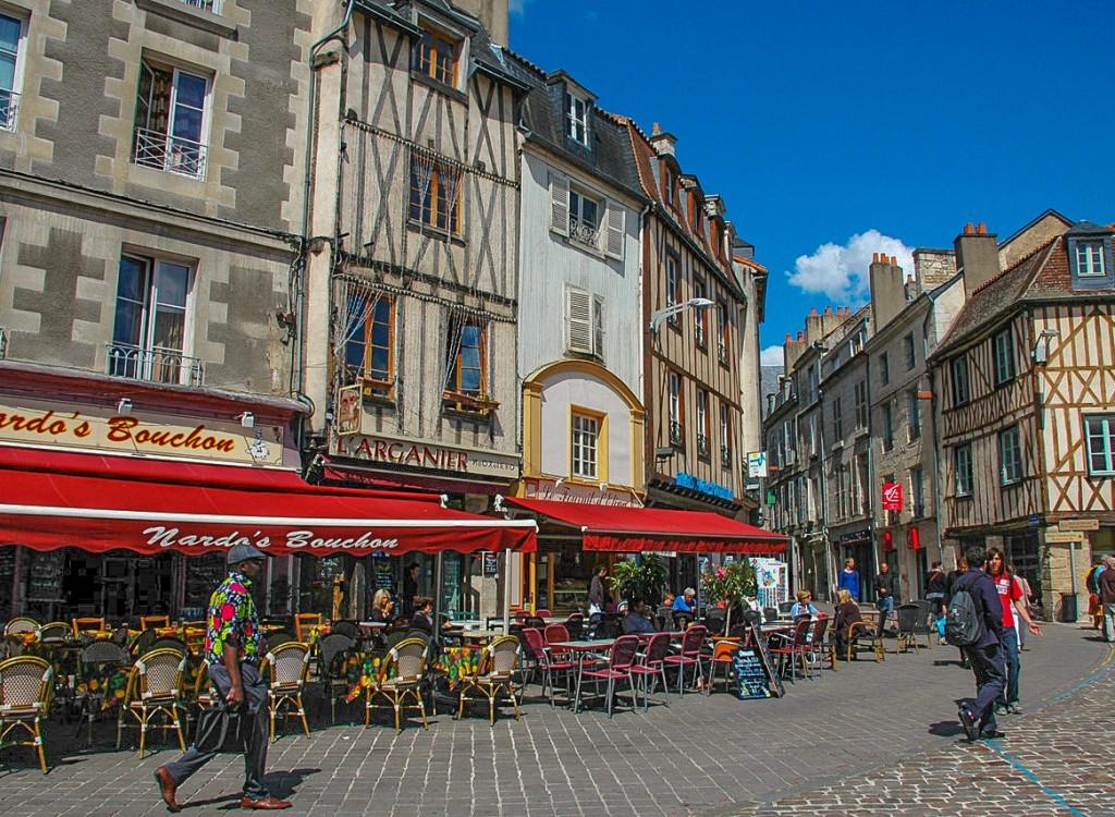 Poitiers 3s1 Frankrijk Poitou Vienne vakantie villa zwembad Forges futuroscope.jpg