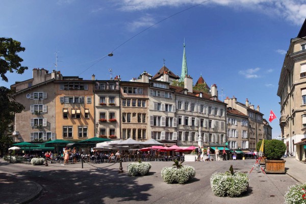 Geneve 2 Frankrijk zwitserland vakantie alpen luxe appartement resort place bourg four.jpg