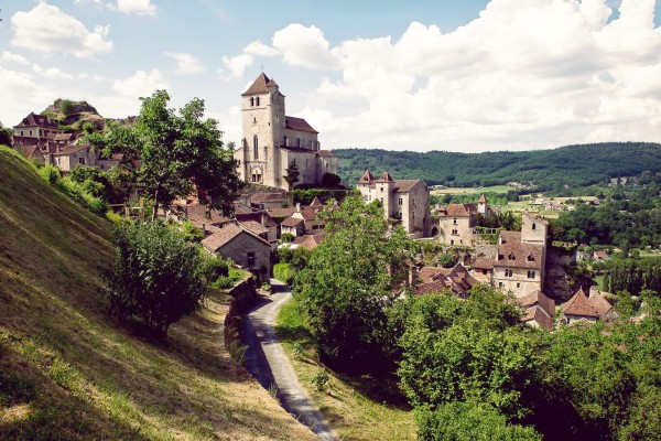 Saint Cirq Lapopie 12 plus beaux village frankrijk dordogne luxe vakantiepark.jpg