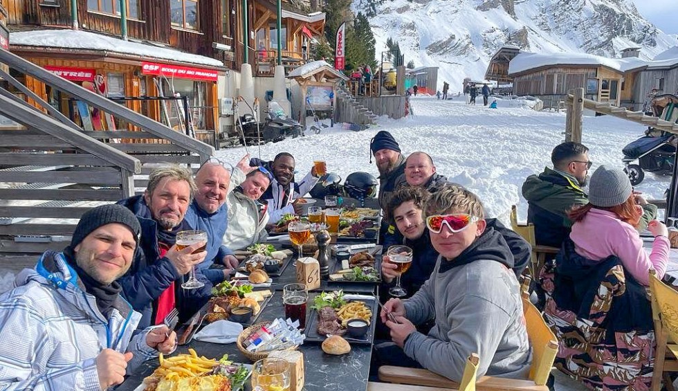 Culinair 5 Portes du Soleil vrienden eten berghut ski wintersport sneeuw vakantie abondancevallei sf