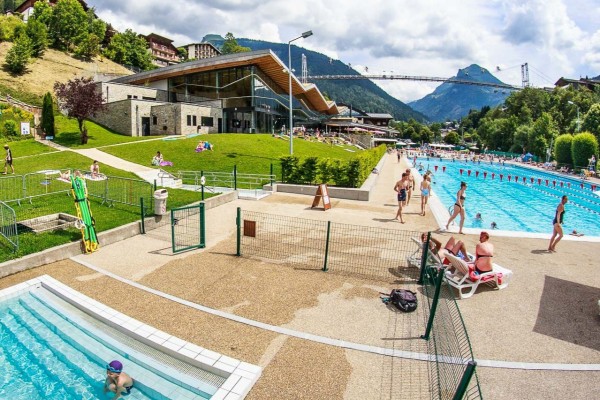 Watersport 21 Portes du Soleil vakantie Frankrijk zwembad thermen chatel Avoriaz Morzine kinderen.jp