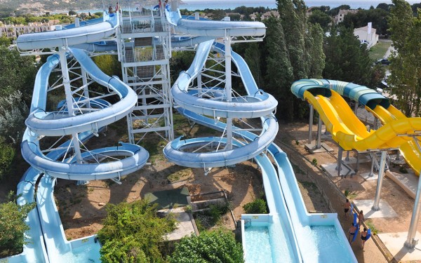 Aquapark 24 Provence Var Frejus Maxime vakantie Frankrijk luxe villa zwembad glijbaan.jpg