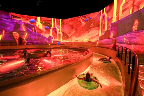 Aquascope 14 Poitiers vakantie Frankrijk Les Forges gezin kinderen waterpark bij Futuroscope glijban