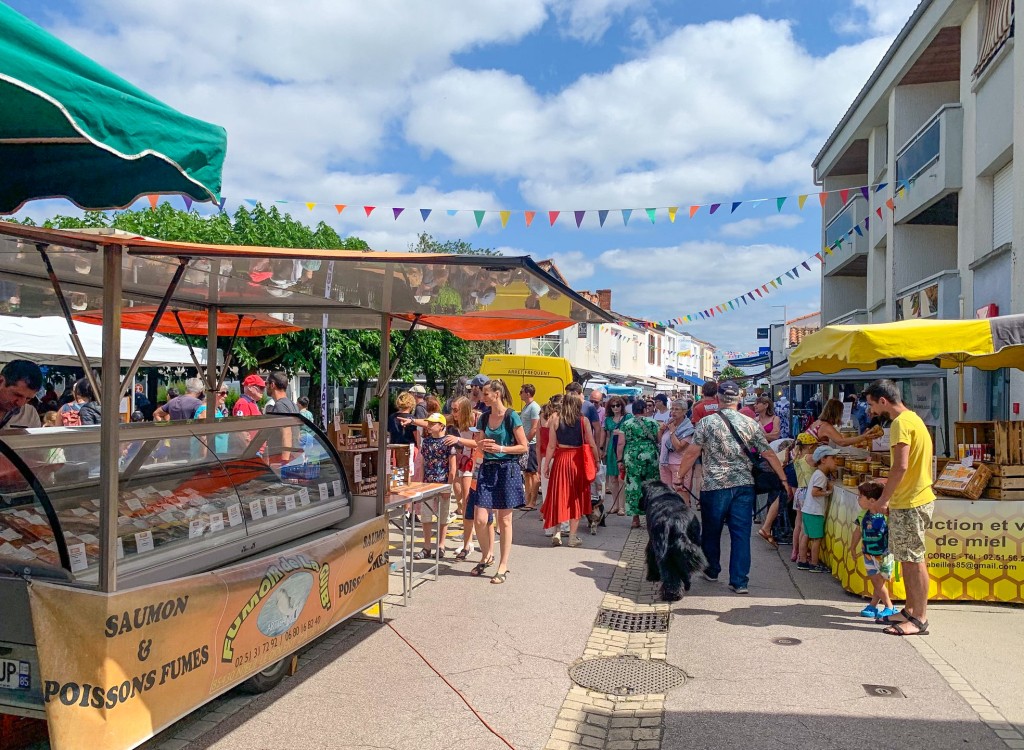 Markten Poitou-Charentes 1 vakantie in luxe villa Les Forges in Frankrijk.jpg