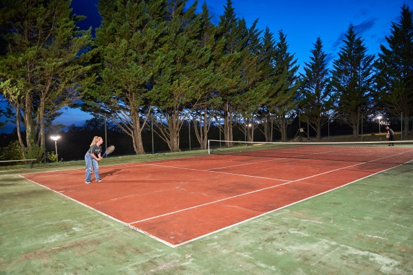 Tennis 1 Village des Cigales Frankrijk vakantiepark.jpg
