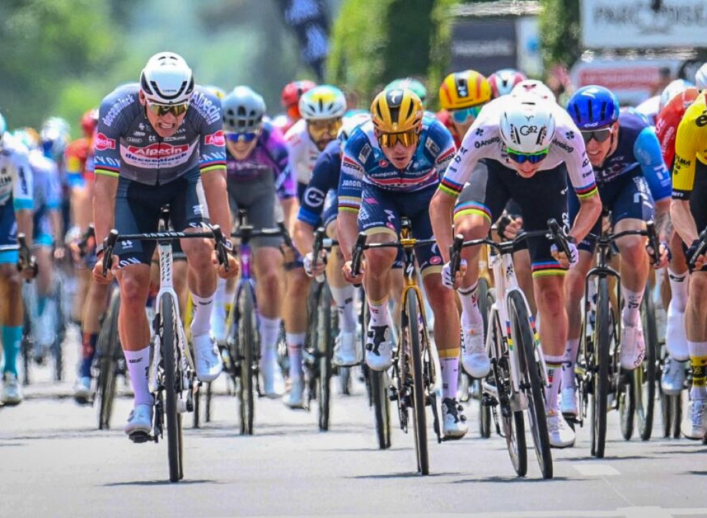 Wielrennen 8S Tour de France Frankrijk vakantie villa Dordogne Portes du Soleil col.jpg