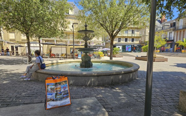 Brive la Gaillarde 2 plein tijdens vakantie in Frankrijk.jpg