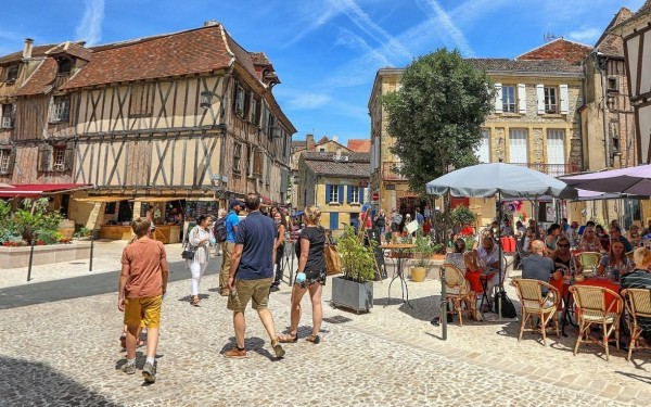 Bergerac 1a place pelissiere tijdens vakantie in Dordogne Frankrijk.jpg