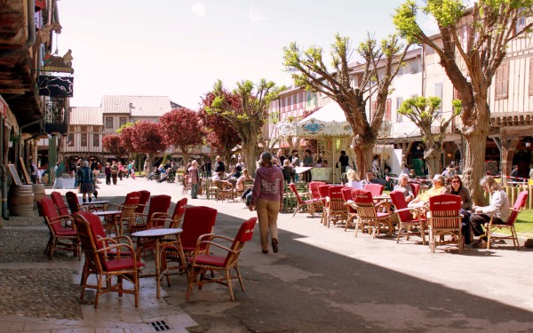 Mirepoix B17 Frankrijk Languedoc vakantiehuis luxe feest pommes ariege terras  katharen franse sfeer