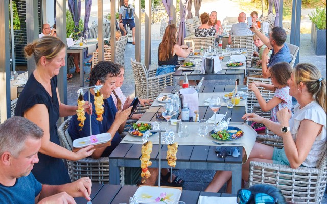 Restaurant 14 Village des Cigales Mauroux Dordogne Frankrijk vakantiehuis.jpg