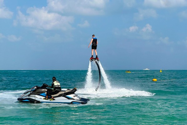 Watersport 12 Provence Cote d Azur flyboard vakantie Frankrijk Middellandse Zee luxe vakantiehuis Fr
