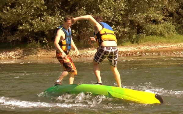 Kano canoe 4 Frankrijk languedoc pyreneeen water kust strand zee vakantiepark huis.jpg