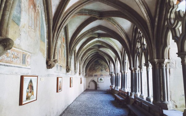 Abdij Abondance 11 portes du soleil toerisme klooster met geestelijken bezichtigingen.jpg