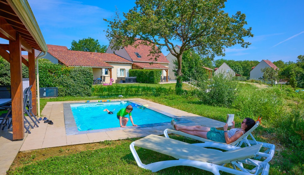 Domaine de Lanzac 18 3SS Frankrijk Dordogne vakantiepark luxe vakantiehuis privézwembad restaurant.j