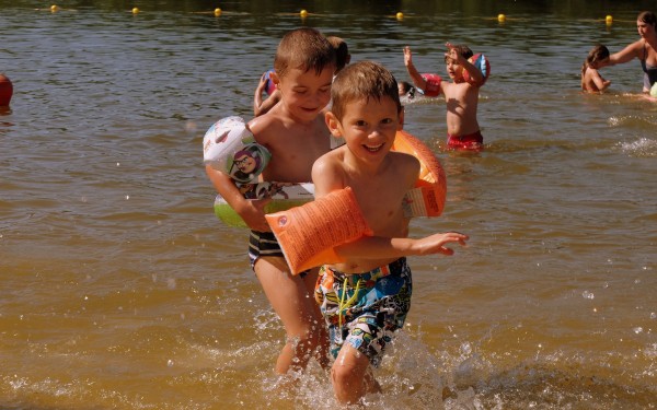 Lac de loisir 3 Frankrijk recreatiemeer poitou charente les forges francecomfort luxe villa wifi vak