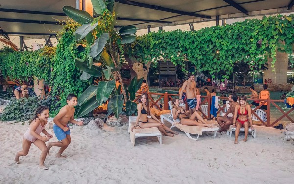 Antilles Jonzac 5 waterpark zwembad wellness tijdens vakantie in Frankrijk.jpg