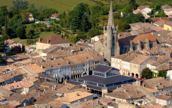 Bastides 9 Gironde Frankrijk vakantieland kust zwembad resort luxe villa toerisme kastelen.jpg