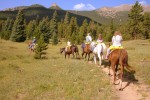 Pyreneeen B10 Pyrenees Oustal del Carlat uitzicht franse sfeer paardrijden vakantiepark luxe wellne