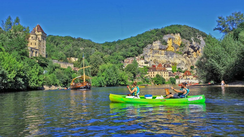 Dordogne kano 5 Frankrijk vakantiehuis canoe kajak gezin kinderen animatie.jpg