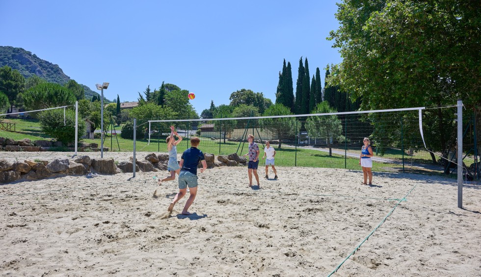 Espinet volley 1 Frankrijk vakantiepark luxe huizen zwembad animatie middellandse zee bergen wandele