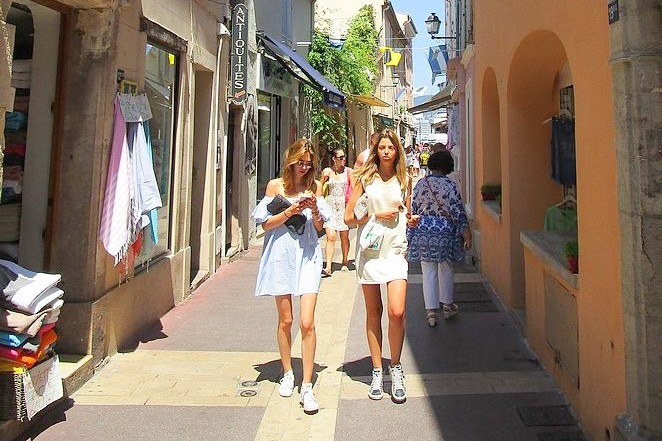 Jaar Strippen Mens Saint Tropez - Cote d'Azur Zuid Frankrijk - Francecomfort Vakantieparken