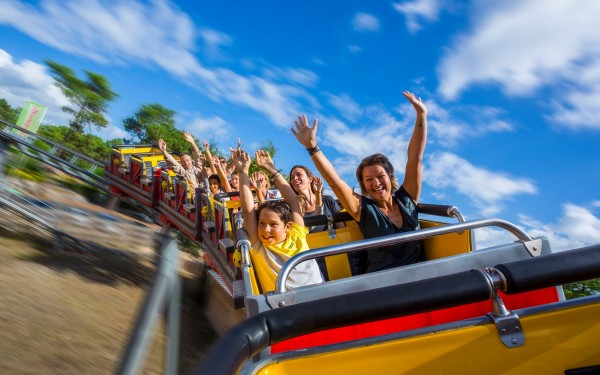 Coccinelle 7 kidparc achtbaan Frankrijk vakantiepark chateau de salles luxe villa kinderen.jpg