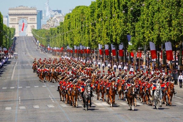 Fete nationale 2 quatorze juillet 14 juli Frankrijk vakantie feest bastide defile vuurwerk.jpg