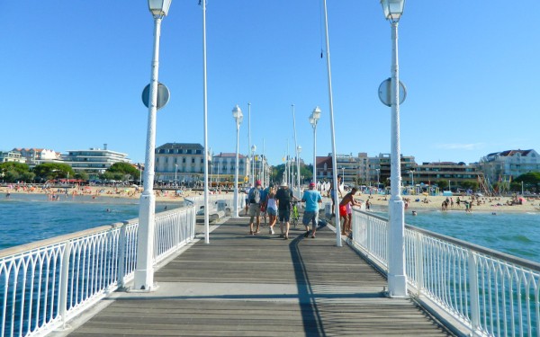 Andernos les bains 22 bassin arcachon oesters strand haven vakantie Frankrijk.jpg