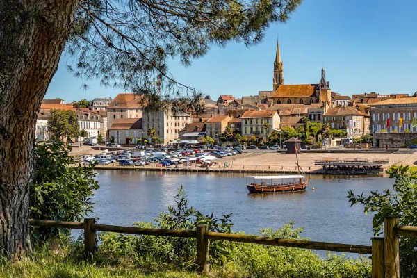 Bergerac 4 Quai Cyrano tijdens vakantie in Dordogne Frankrijk.jpg