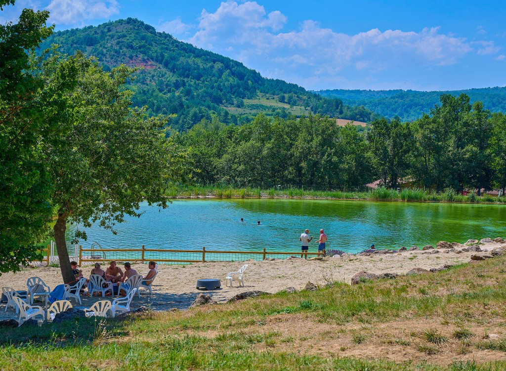 Espinet TR 6 S1 vakantiepark restaurant bar zwembad recreatiemeer Frankrijk Pyreneen.jpg