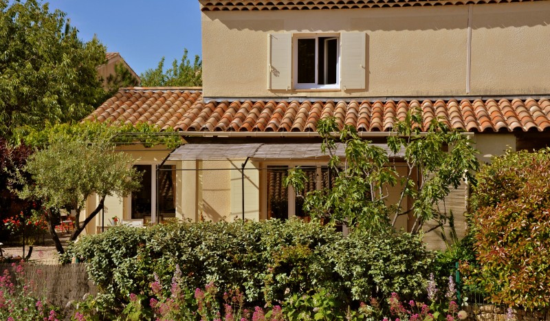 JDG 4pg 10 Jardin du Golf Middellandse zee Provence Frankrijk luxe keuken villa vakantiepark zwembad