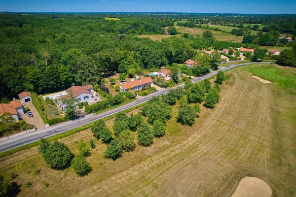 Les Forges Frankrijk vigeliere luxe villa prive zwembad poitou charentes golf bluegreen.jpg