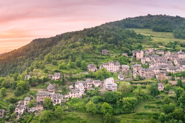 Conques Frankrijk 19 vakantie Dordogne Lot Aveyron Foy santiago compostela vakantiehuis wandelen ber