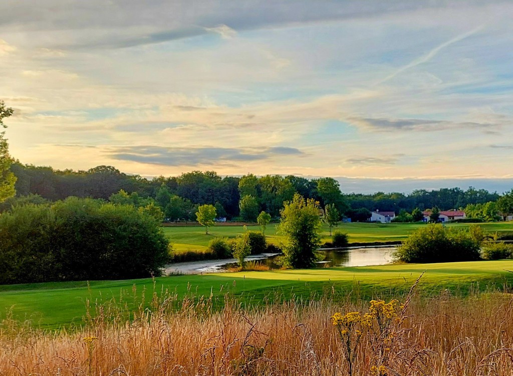 Vigeliere 11 10 Les Forges golf Frankrijk luxe villa zwembad.jpg